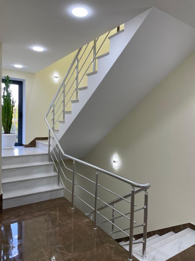 Central Hotel Гюмри Экстерьер фото