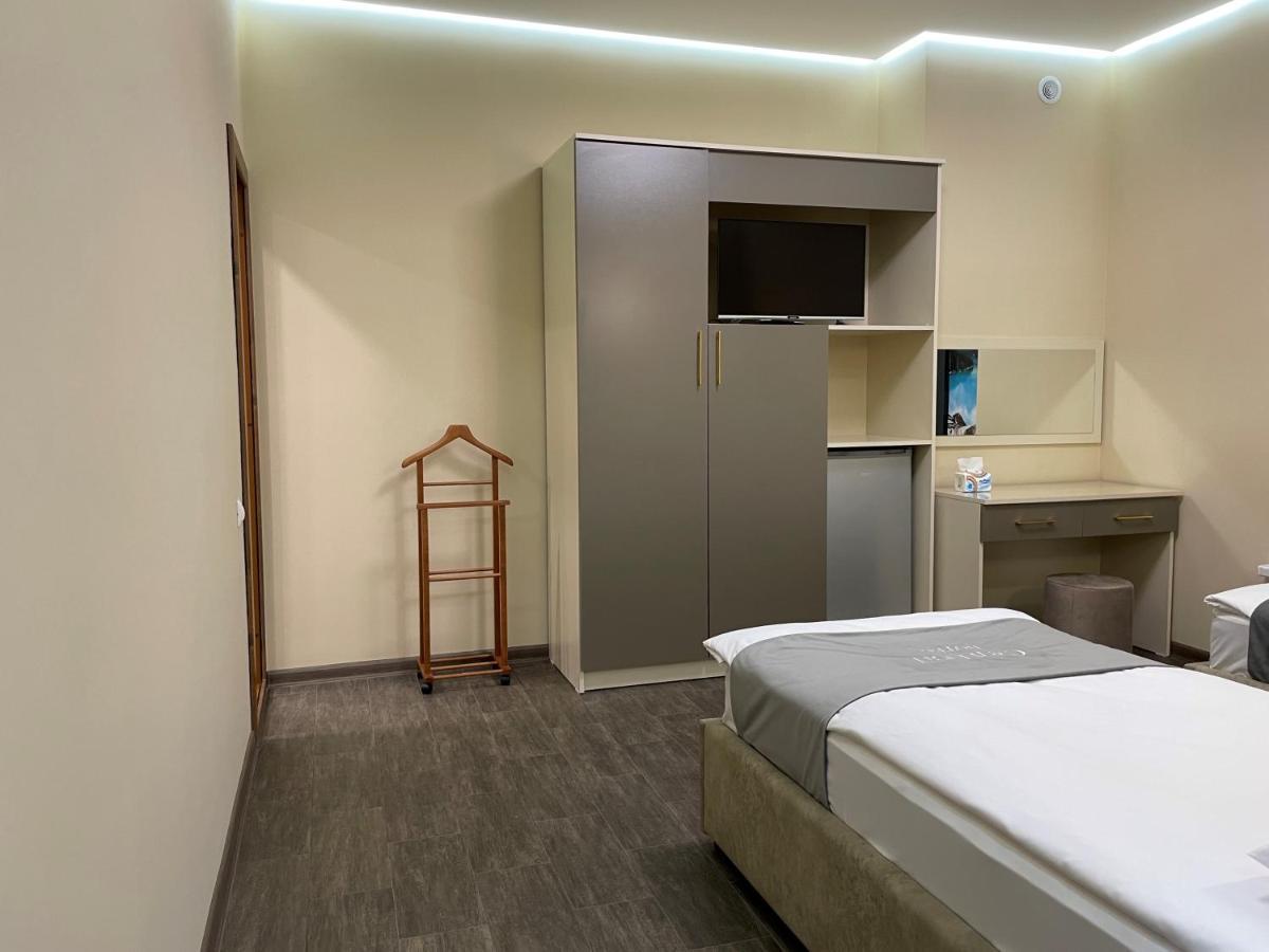 Central Hotel Гюмри Экстерьер фото